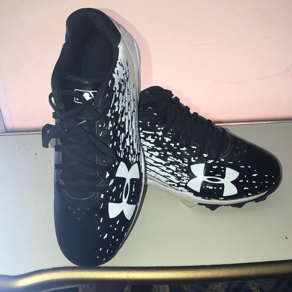 Boys cleats